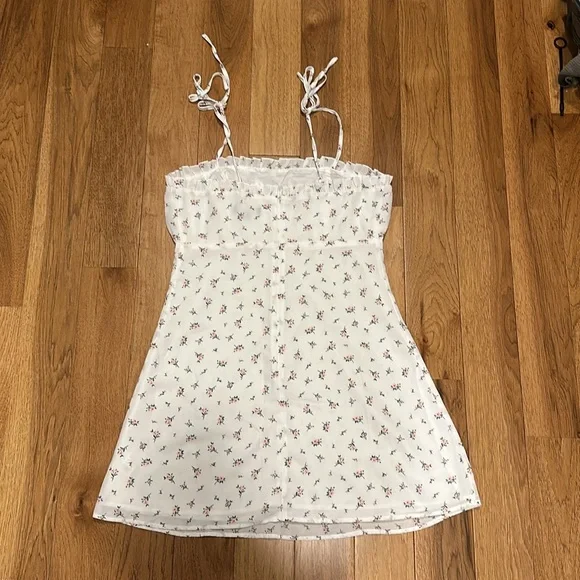 short flowy spring dresses Women's Flowy Floral Mini Dress with Short Sleeves – Marlowe Club